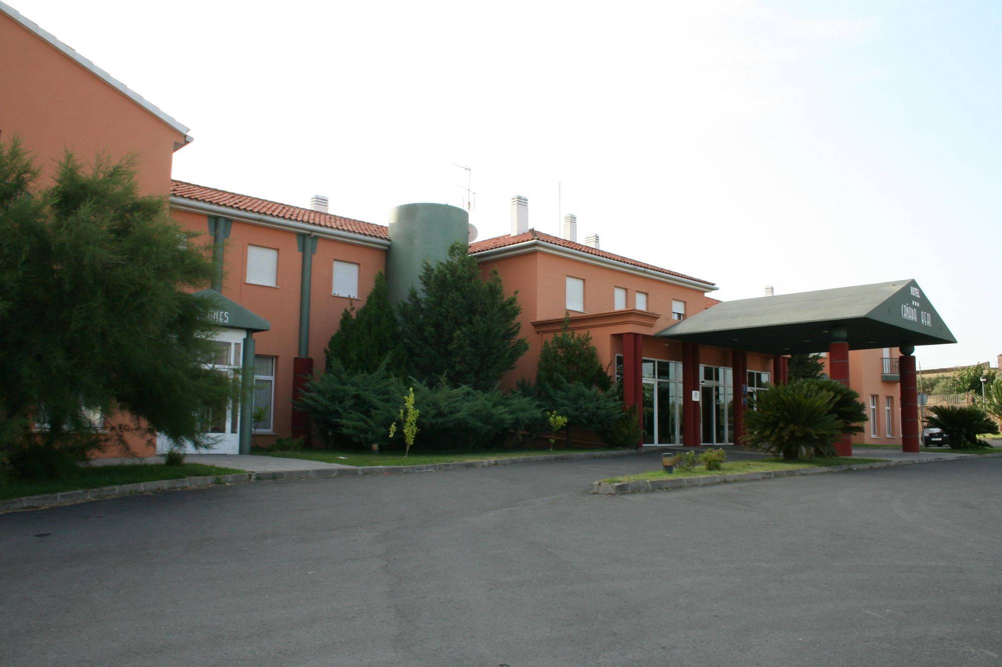 مالبارتيدا دي بلاسينثيا Hotel Puerta De Monfrague المظهر الخارجي الصورة